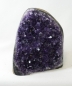 Preview: Uruguay Amethyst seitlich poliert, dunkle, violette Kristalle