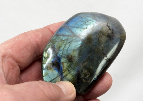 Labradorit, rundum polierte Freeform, aus Madagaskar Nr. 301