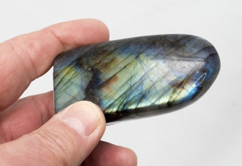 Labradorit, rundum polierte Freeform, aus Madagaskar Nr. 302