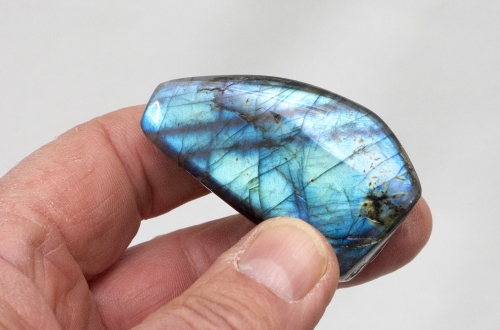 Labradorit, rundum polierte Freeform, aus Madagaskar Nr. 307