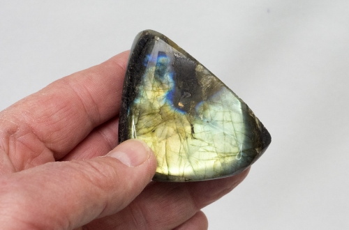 Labradorit, rundum polierte Freeform, aus Madagaskar Nr. 309