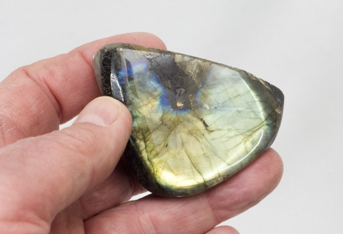 Labradorit, rundum polierte Freeform, aus Madagaskar Nr. 309