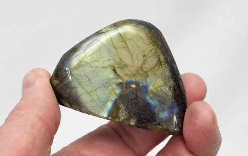 Labradorit, rundum polierte Freeform, aus Madagaskar Nr. 309