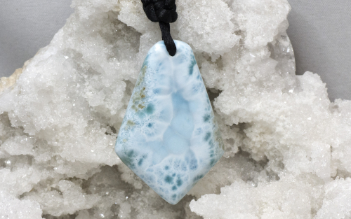 Larimar Anhänger XL am Band Nr. 1