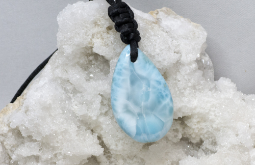 Larimar Anhänger XL am Band Nr. 2