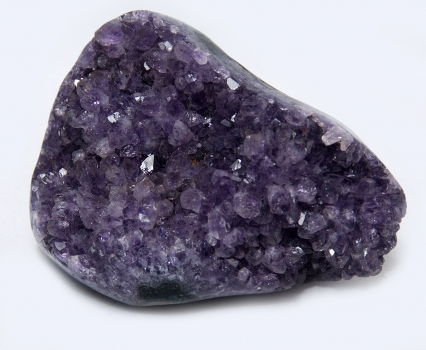 Uruguay amethyst, side polished 630 grams