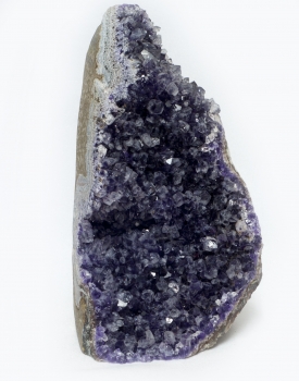 Uruguay Amethyst, 850 Gramm, dunkle Kristalle
