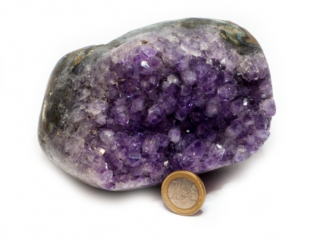 Uruguay amethyst, side polished, 1005 grams