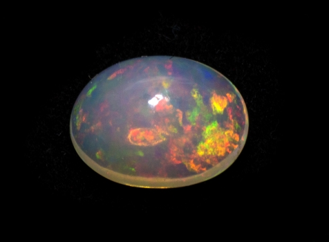 Welo Multi-Fire Opal Äthiopien, oval 2,78 Carat