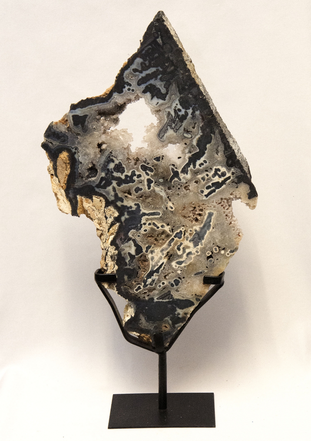 Achatscheibe XL, Top-Qualität auf Metallständer, schöne Kristallbildung