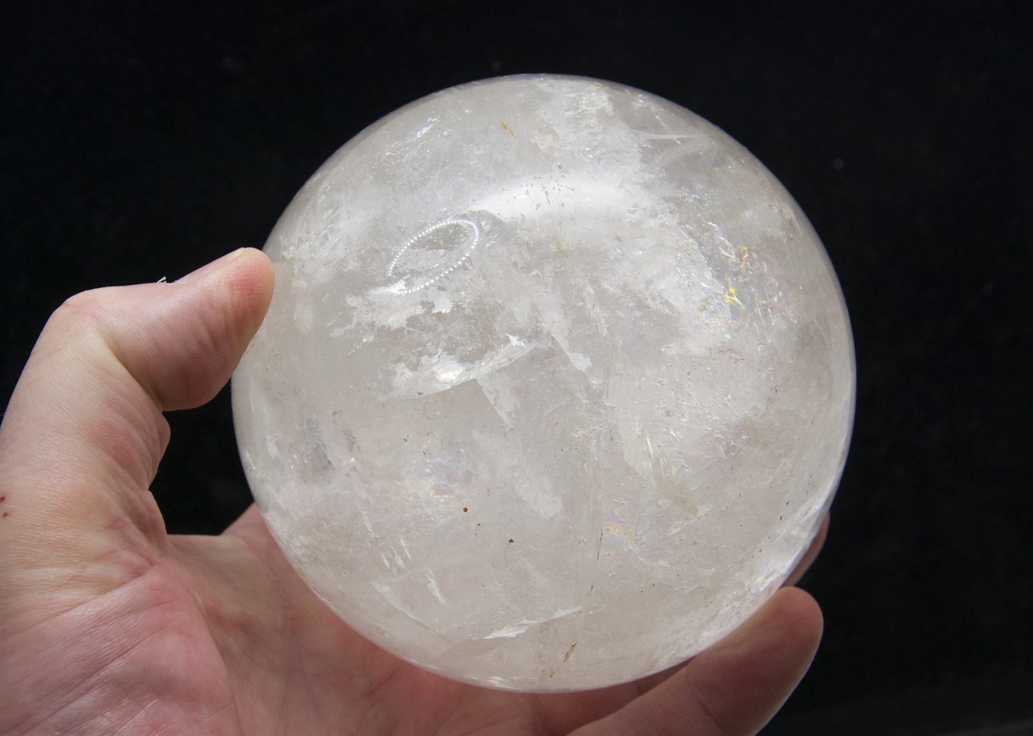 Rock crystal ball 1835 grams, Madagaskar