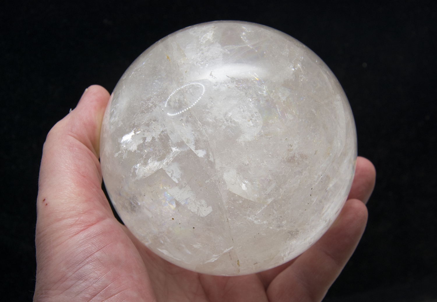 Rock crystal ball 1835 grams, Madagaskar