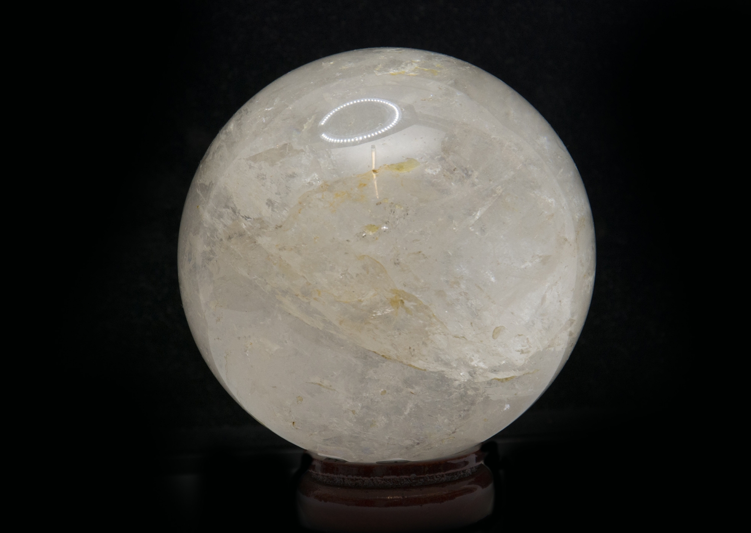 Rock crystal ball 1835 grams, Madagaskar
