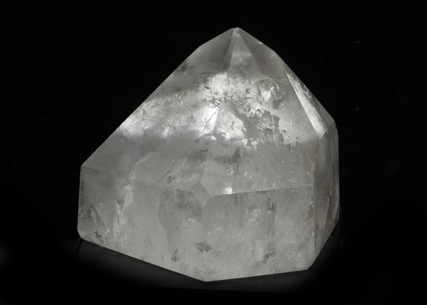 Bergkristall Spitze Nr. 9, alle Seiten poliert