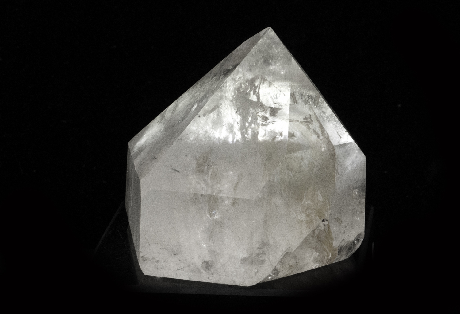 Bergkristall Spitze Nr. 9, alle Seiten poliert