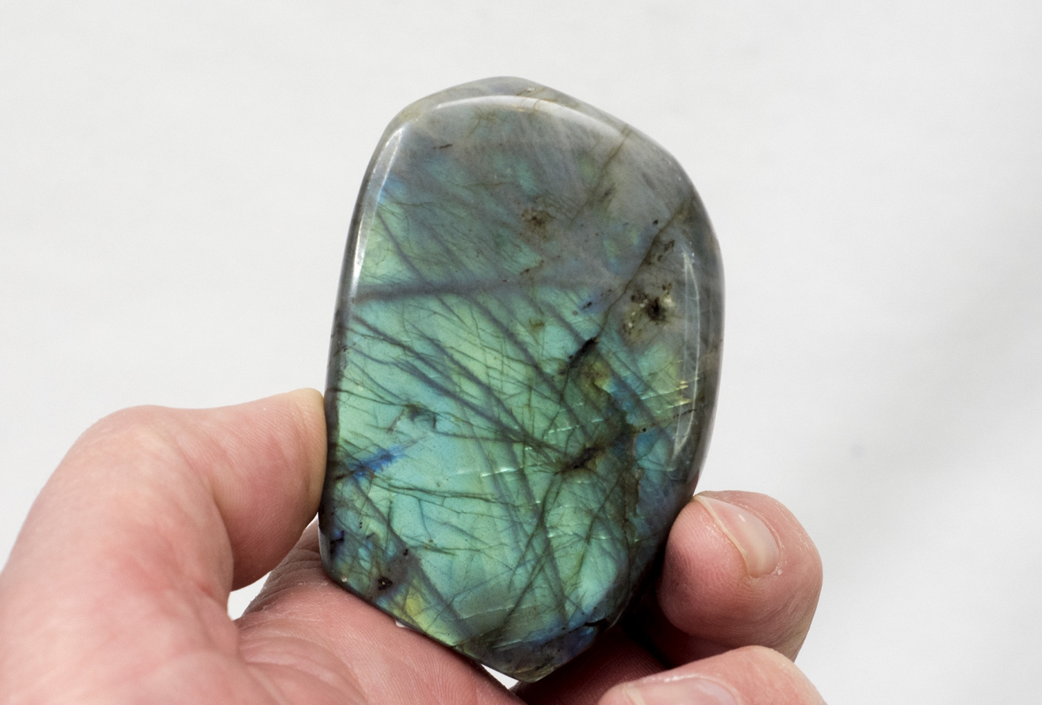 Labradorit, rundum polierte Freeform, aus Madagaskar Nr. 301