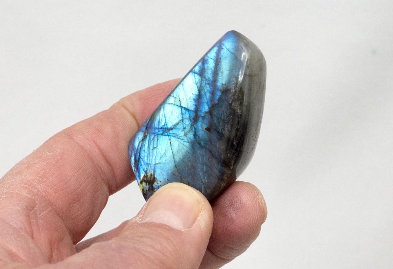 Labradorit, rundum polierte Freeform, aus Madagaskar Nr. 307