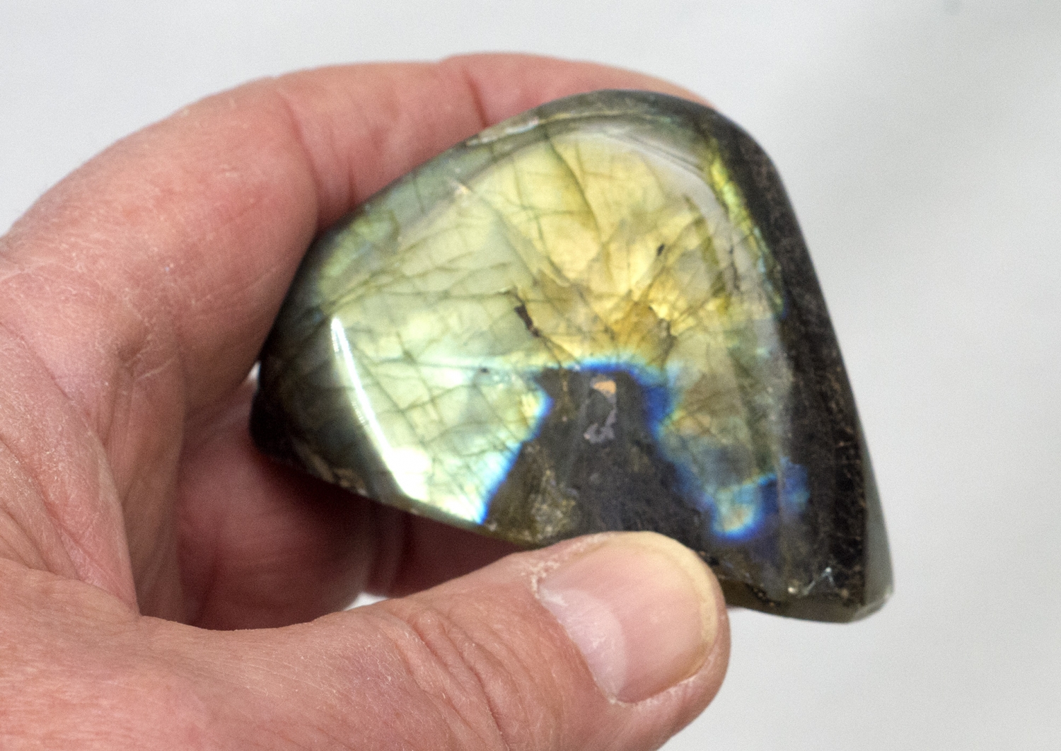 Labradorit, rundum polierte Freeform, aus Madagaskar Nr. 309