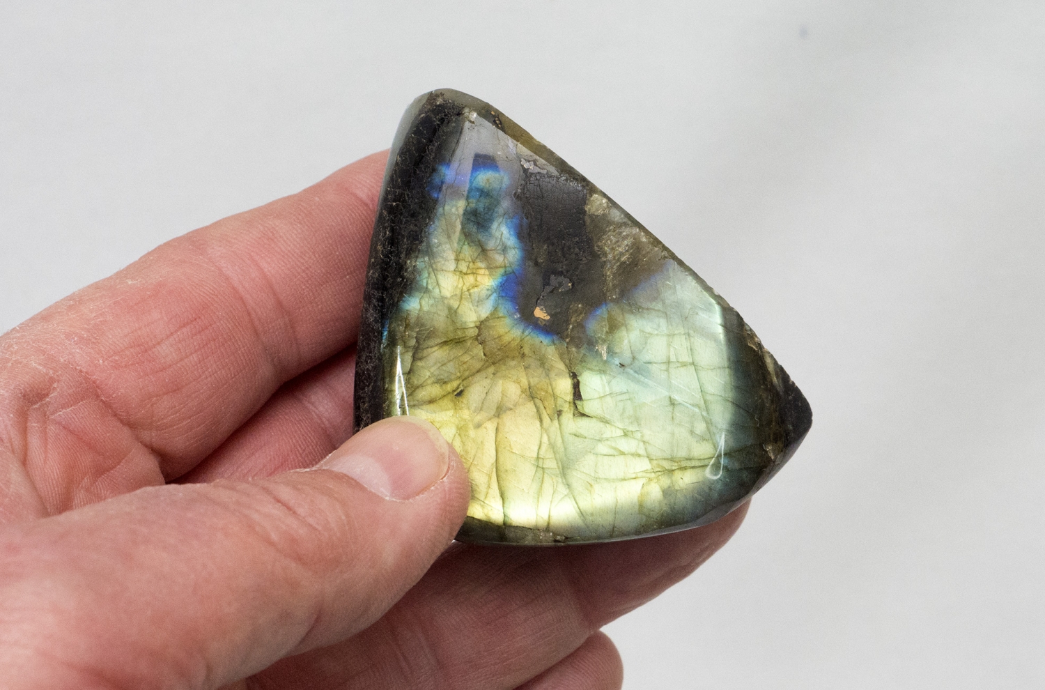 Labradorit, rundum polierte Freeform, aus Madagaskar Nr. 309