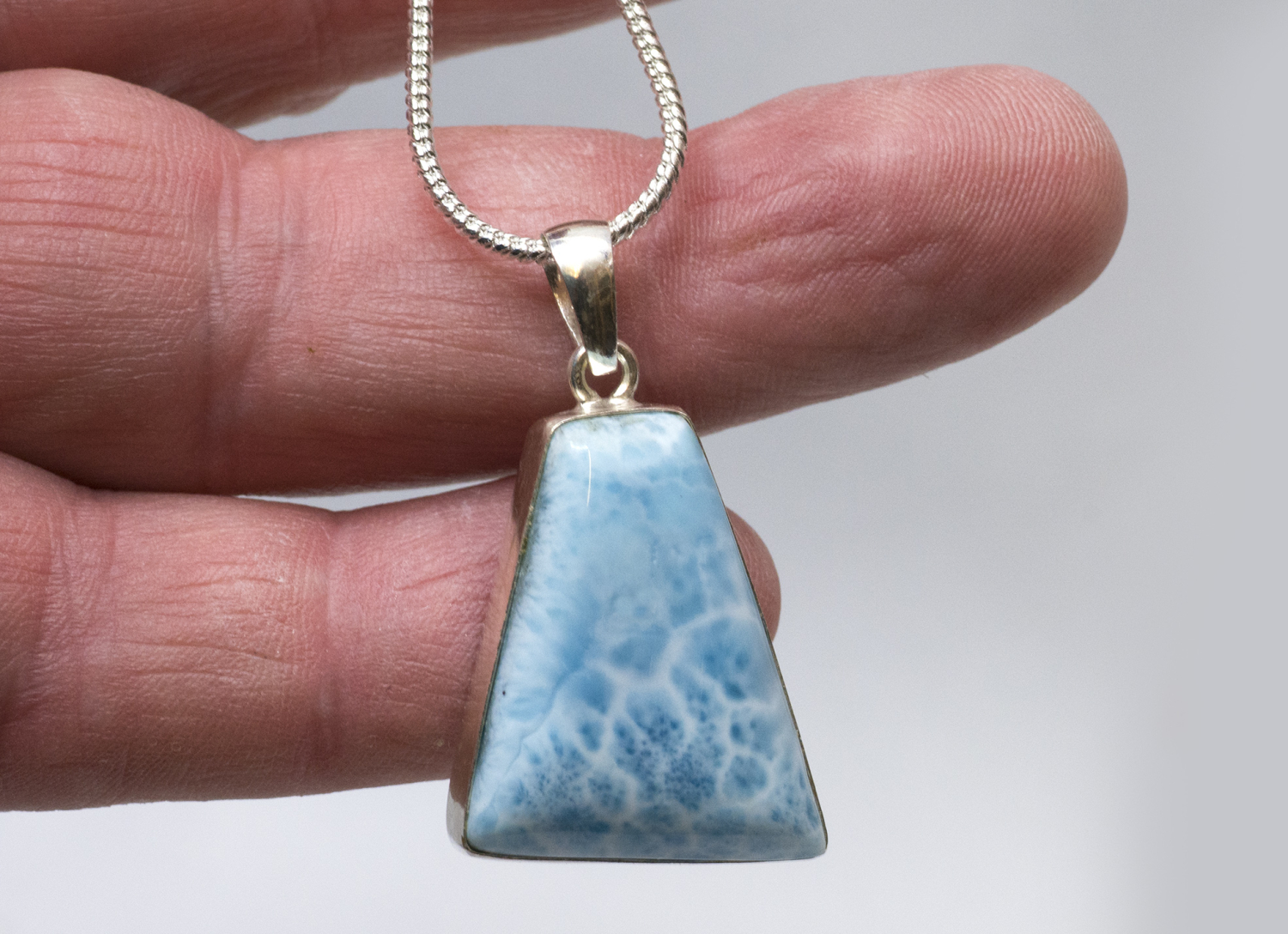 Larimar Anhänger AAA Nr. 3, in 925 Silber gefasst