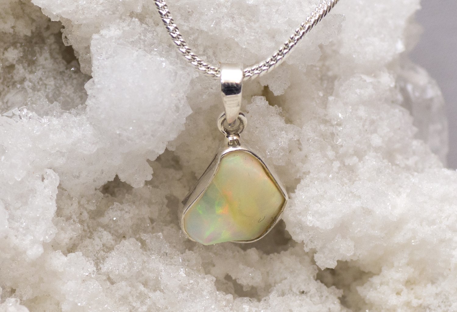 Top Welo Opal ca. 6,5 carat in 925 Silber gefasst Nr. 1